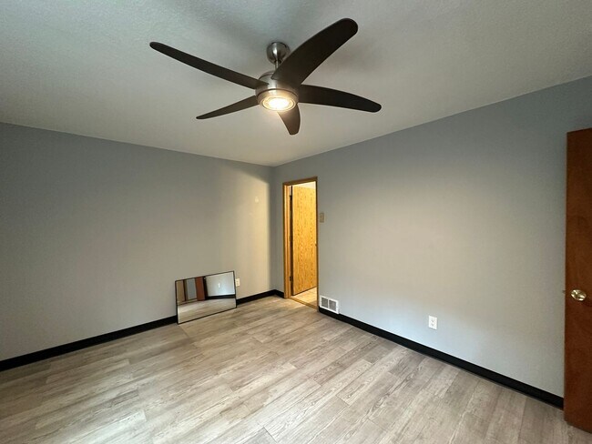 Building Photo - 2495 Wasco St