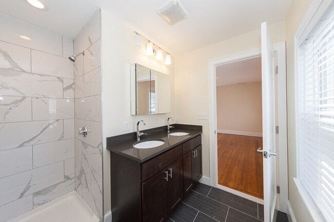 Building Photo - 9-11 Rock Valley Ave