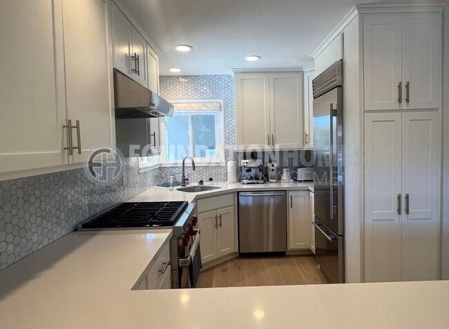 Building Photo - 643 Tanbark Terrace