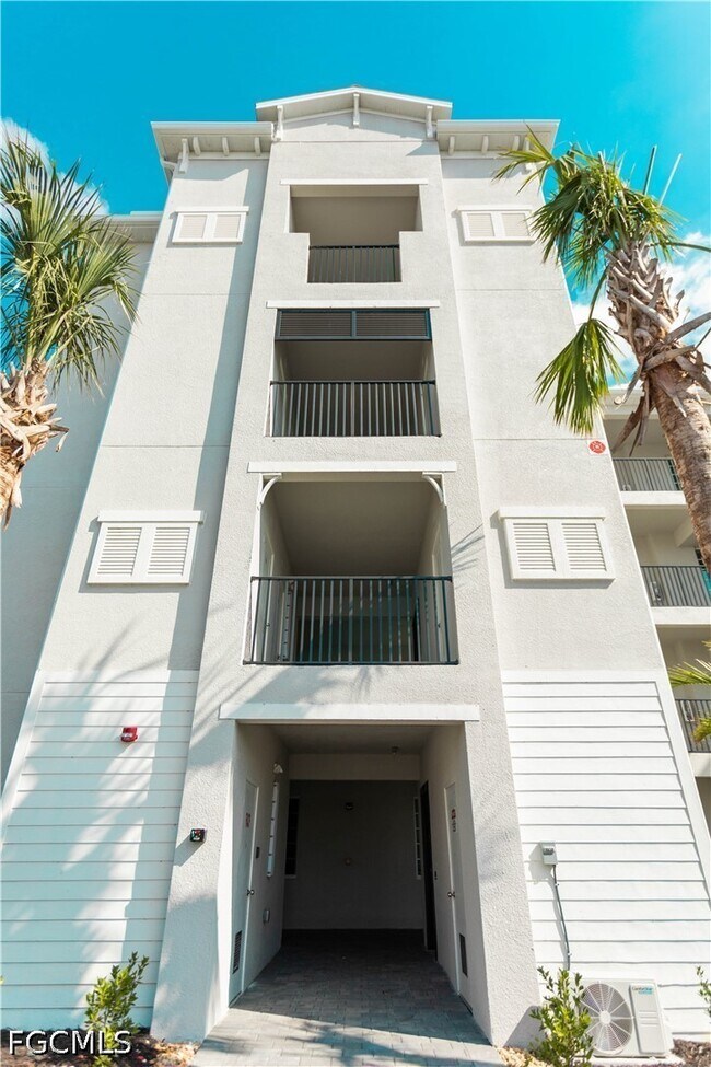 Building Photo - 15375 Grn Acrs Ave