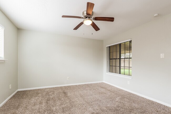 Building Photo - 2503 Silver Trumpet Dr