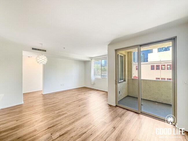 Building Photo - SD: Luminous 3BD/2BA Corner Unit in Little Italy with City Views, W/D & Private Balcony