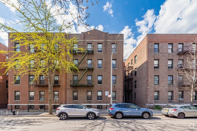 Primary Photo - Casino Court