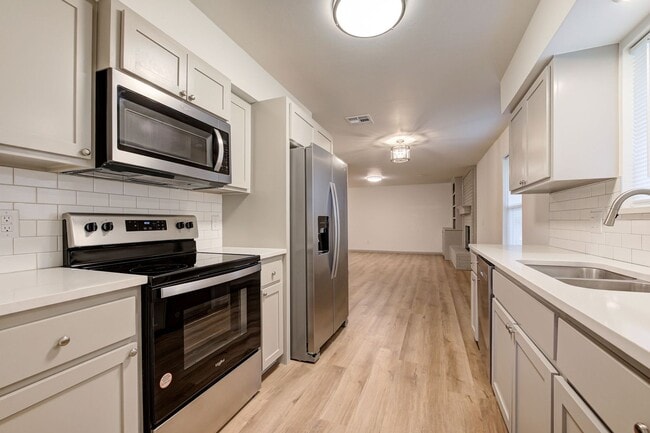 Building Photo - Beautiful 3 Bed 2 Bath in the Heart of Moore!