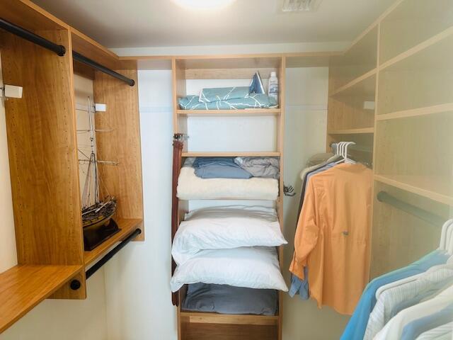 Building Photo - 975 NW Flagler Ave