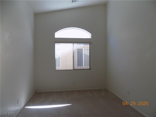 Building Photo - 6375 Salmon Mountain Ave