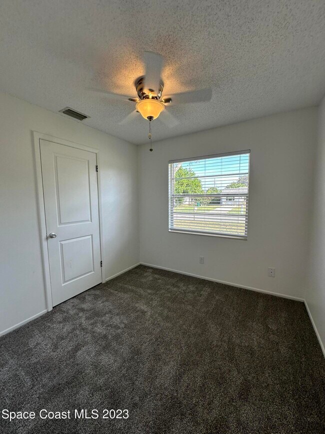 Building Photo - 2781 Hereford Rd