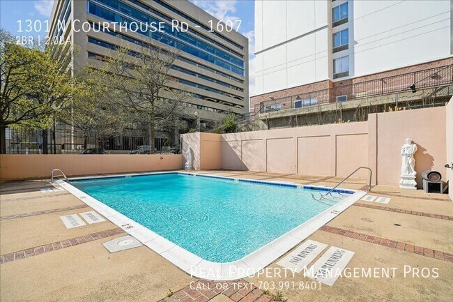 Building Photo - 1301 N Courthouse Rd