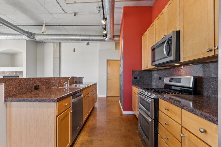 Building Photo - 2899 N Speer Blvd