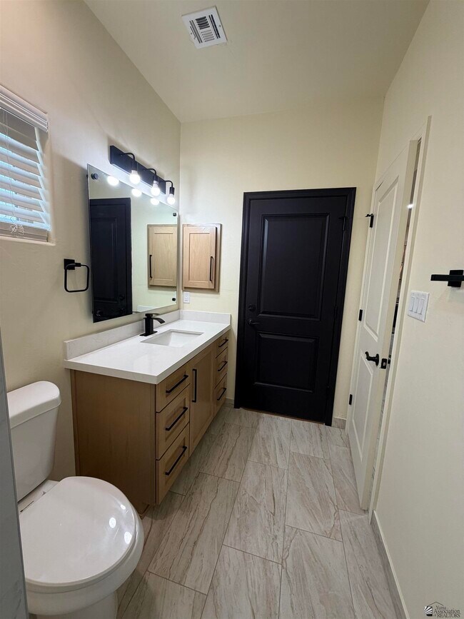 Building Photo - 4756 E Jett St