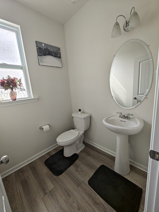 Building Photo - 756 Creekway Dr