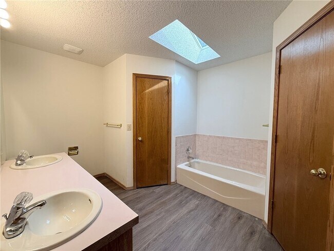 Building Photo - 2972 N John Wayne Dr