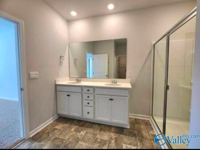 Building Photo - 101 Canonbury Dr