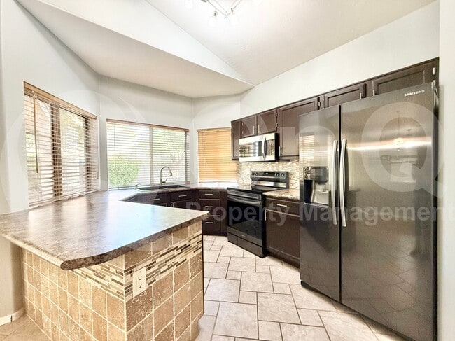 Building Photo - 1242 W Glenmere Dr