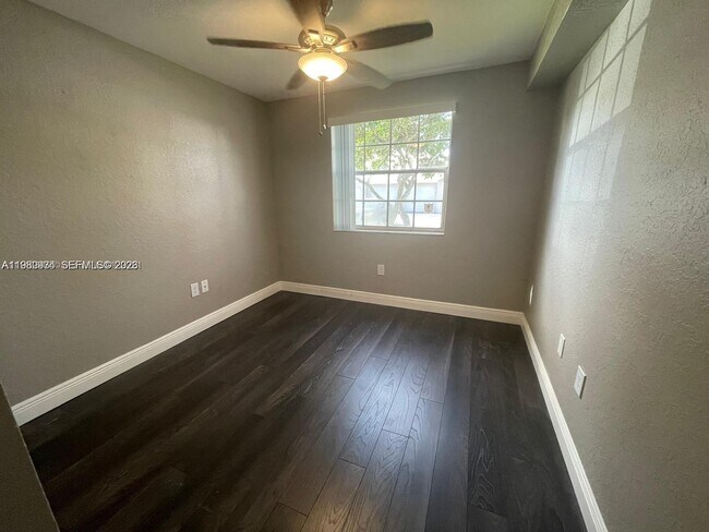 Building Photo - 2811 N Oakland Forest Dr