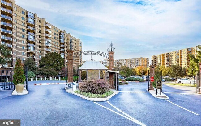 Building Photo - 8350 Greensboro Dr