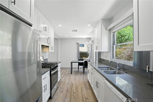Building Photo - 10416 Fairgrove Ave