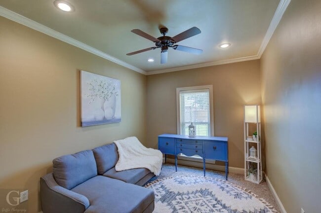 Building Photo - 609 Toulouse Ct