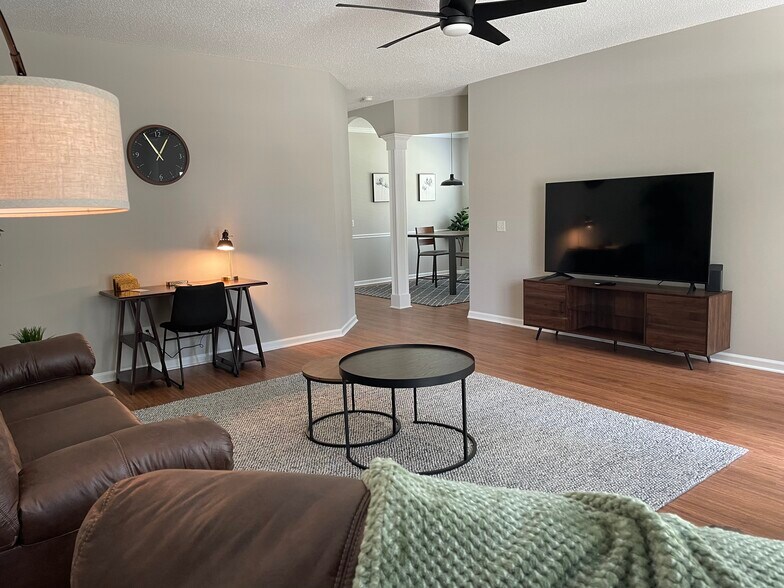 Living Room - 305 Morgan Pines Dr