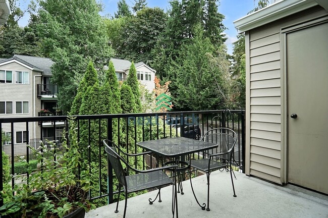 Building Photo - Discover Your New Home at Juanita Beach Es...