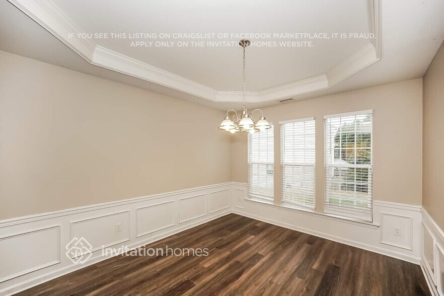 Building Photo - 10828 Fountaingrove Dr