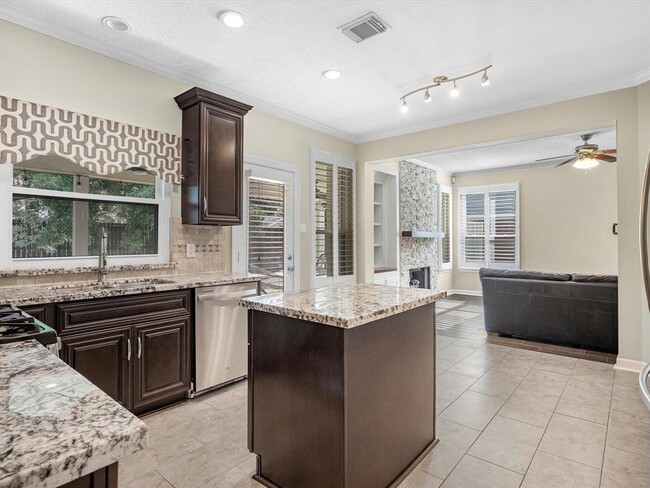 Building Photo - 9707 Green Valley Ln