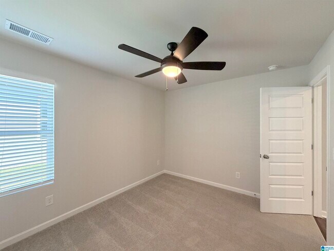 Building Photo - 174 Hill Ln