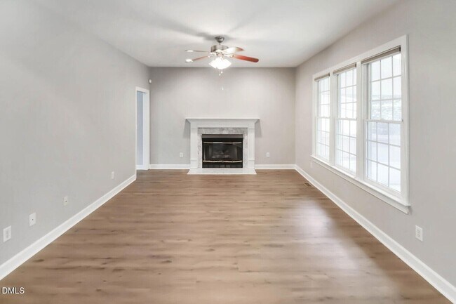 Building Photo - 301 Perry Creek Dr