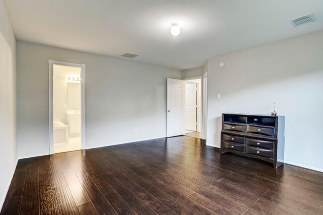 Building Photo - 3806 Flatwood Dr