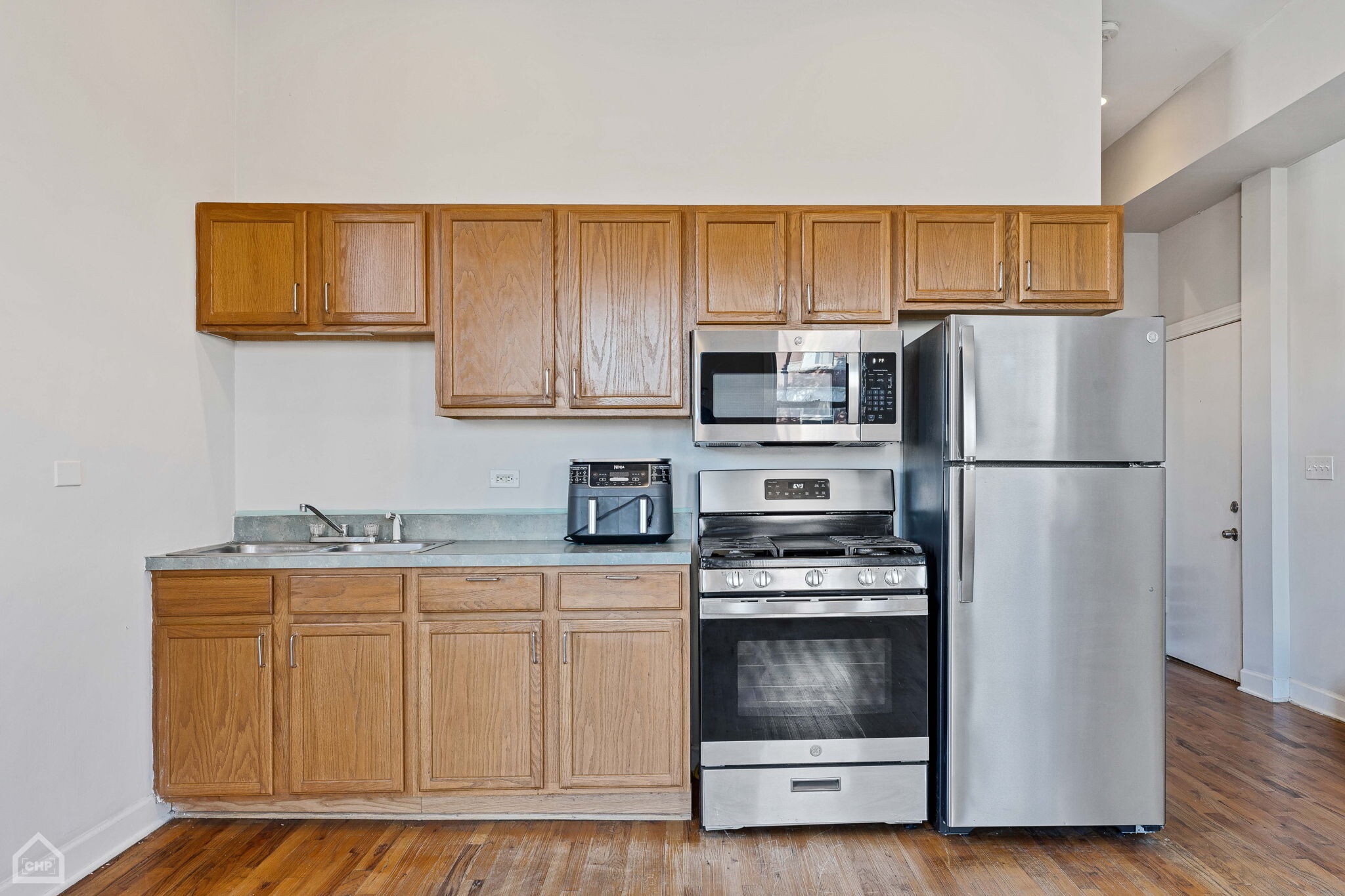 Building Photo - 2601 W North Ave