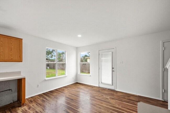 Building Photo - 29627 Evergreen Hills Dr