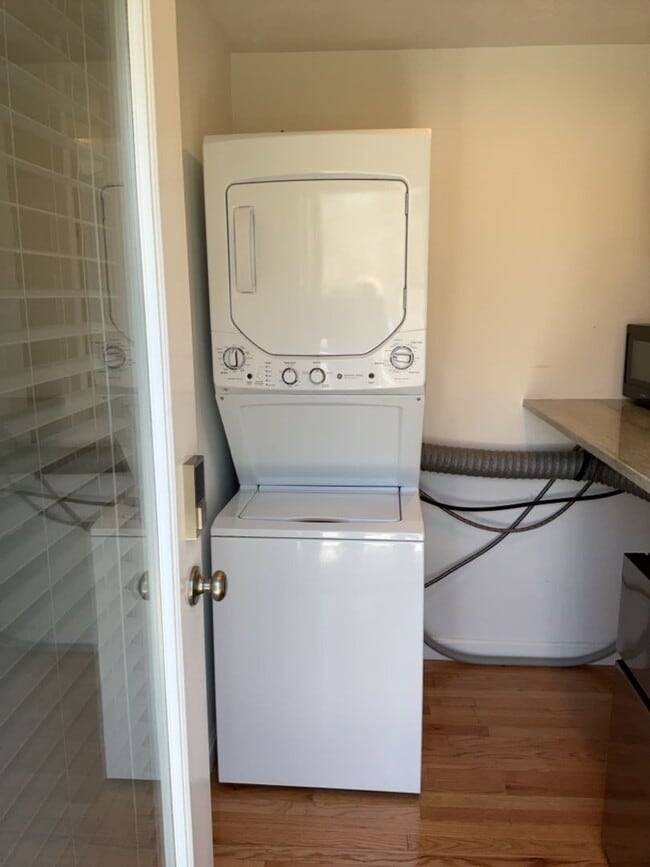 Building Photo - Large 2nd Floor Studio in Quiet Sandwich (Forestdale) Neighborhood