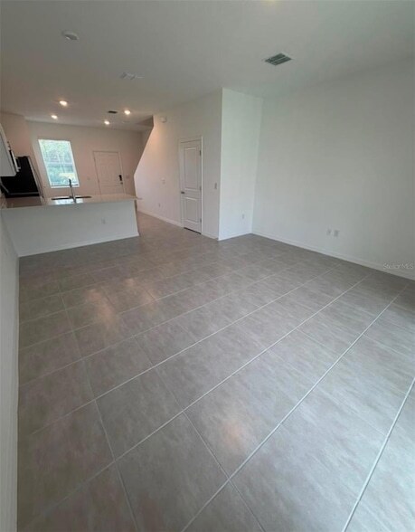 Building Photo - 2864 Skyline Lp