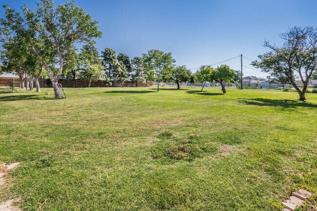 Building Photo - 7518 Lamount Dr