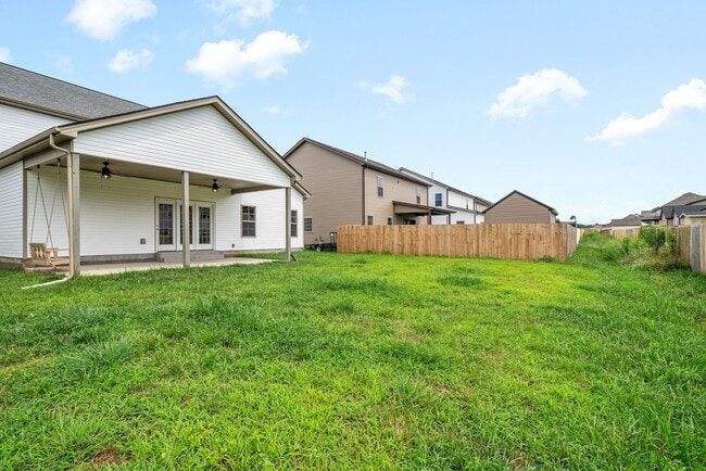 Building Photo - Dog Friendly Four Bedroom Near I24!