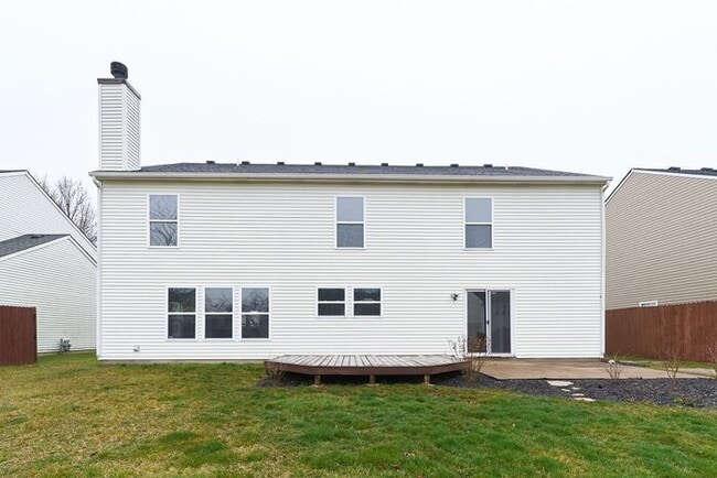 Building Photo - Large 4 Bedroom and Brownsburg Schools!