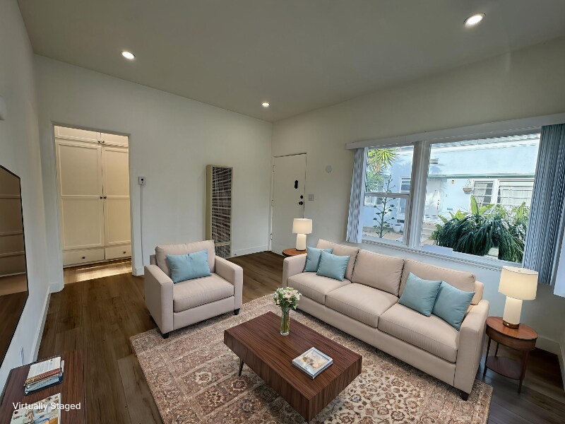 Building Photo - 2317 Ocean Park Blvd