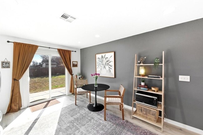 Building Photo - 5905 Los Dios Pl