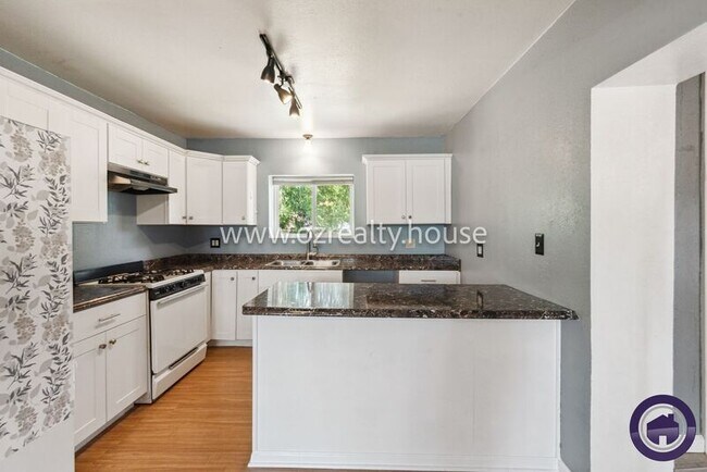 Building Photo - 1140 Joyce Ln