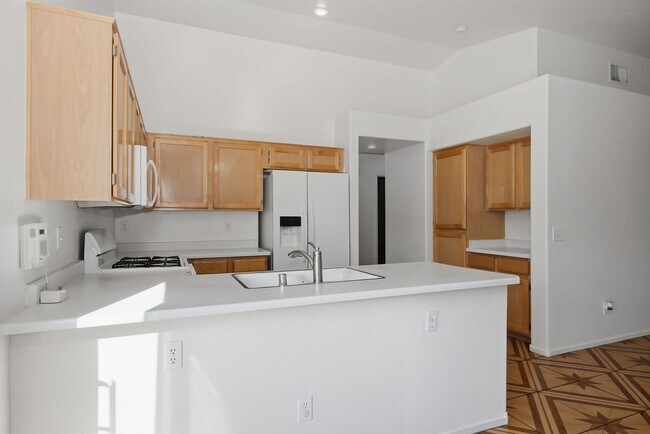 Building Photo - 641 Bent Grass Ave