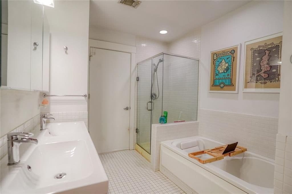 Building Photo - 245 N Highland Ave NE