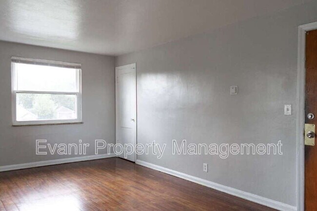 Building Photo - 113 Niagara Ave
