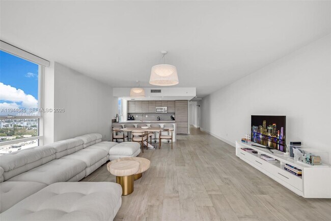 Building Photo - 400 Sunny Isles Blvd