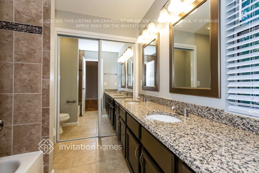 Building Photo - 16119 Amber Field Dr