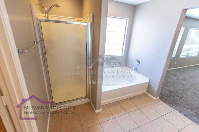 Building Photo - 6427 S 71st Dr