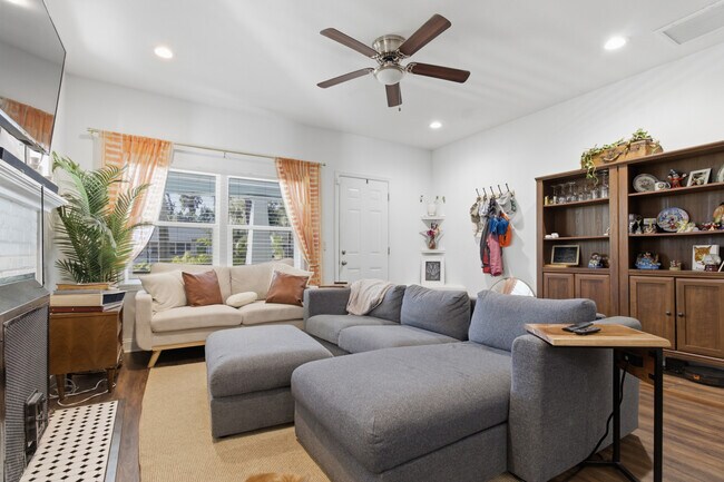 Building Photo - 3203 N Bailey St