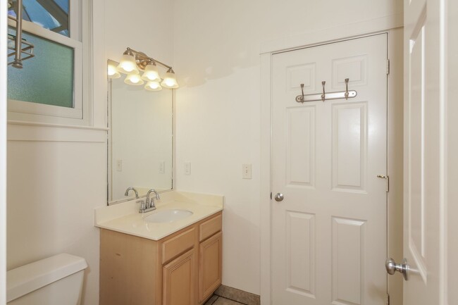 Building Photo - FOR RENT – 3 bed 2 bath Coastal Living in Santa Cruz