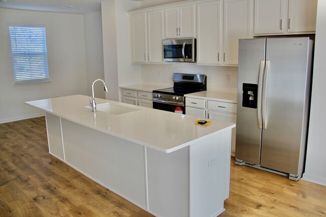 Building Photo - 464 Blair Rd