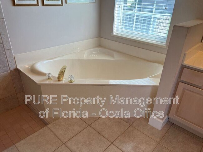 Building Photo - 5948 SW 89th St