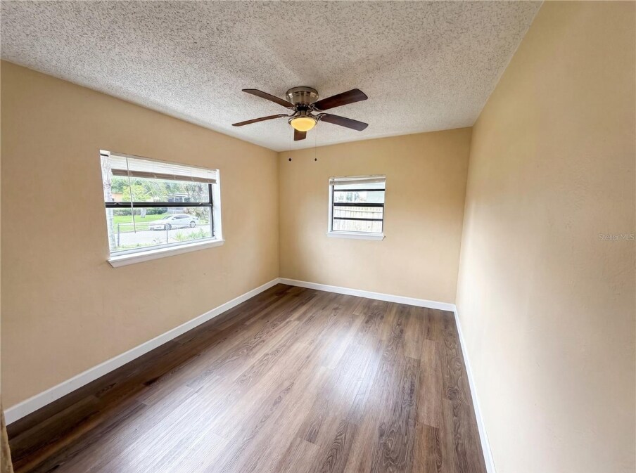 Building Photo - 702 S Solandra Dr